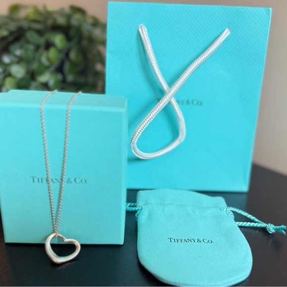 Tiffany & Co. Silver 925 Elsa Peretti open Heart Necklace